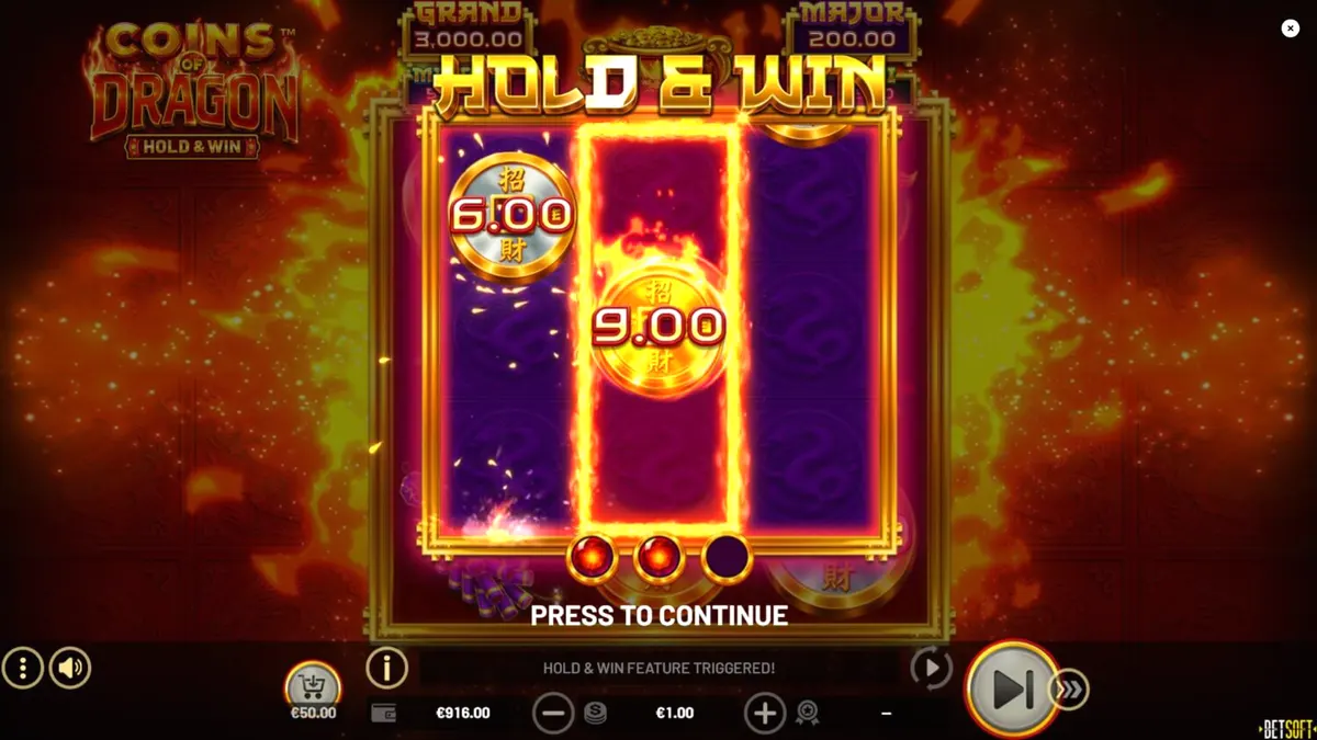 Tampilan antarmuka slot Coins of Dragon – Hold & Win dengan tema naga emas